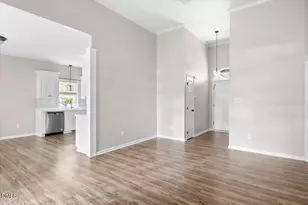 508 Senterwood Ct, Fuquay-Varina, NC 27526 - Photo 6