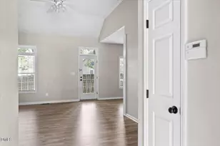 508 Senterwood Ct, Fuquay-Varina, NC 27526 - Photo 8