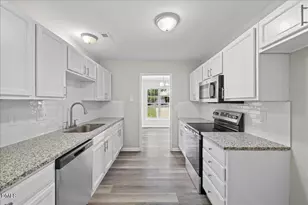 4721 Tanglewood Oaks St, Raleigh, NC 27610 - Photo 16