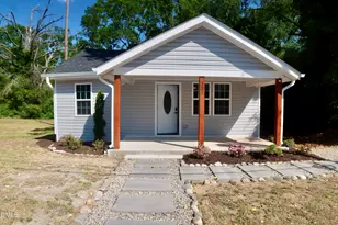 331 Cross Creek St, Fayetteville, NC 28301 - Photo 2