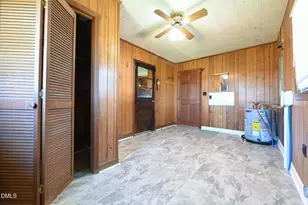 986 S Jordans Chapel Rd, Mount Olive, NC 28365 - Photo 16