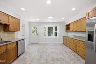 1108 Paine Ct, Raleigh, NC 27609 - Photo 4