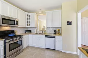 306 Vinca Cir, Cary, NC 27513 - Photo 6