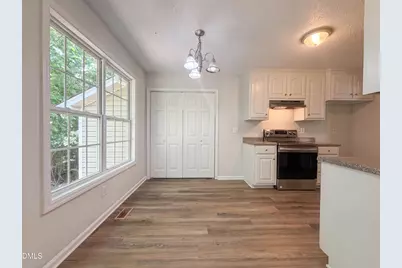 11 N Carolina Avenue, Benson, NC 27504 - Photo 4