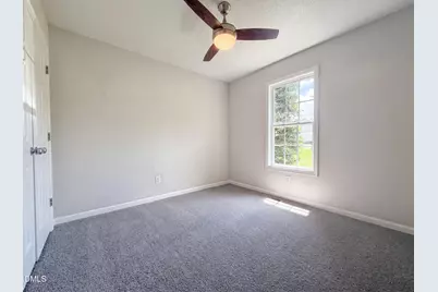 11 N Carolina Avenue, Benson, NC 27504 - Photo 10