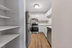 500 Umstead Dr, Chapel Hill, NC 27516 - Photo 10