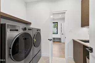 838 Woodburn Rd, Raleigh, NC 27605 - Photo 56