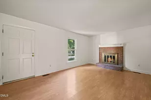 704 E Maple Ln, Fuquay-Varina, NC 27526 - Photo 4