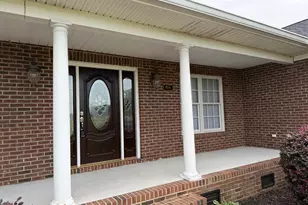 800 Carolina Dr, Dunn, NC 28334 - Photo 2