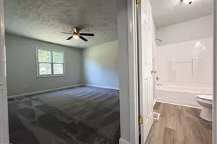 1843 Berriedale Dr, Fayetteville, NC 28304 - Photo 8