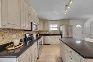2224 Emerson Pl, Durham, NC 27707 - Photo 8