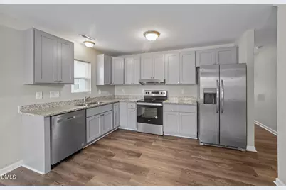 215 N Sellers Street, Selma, NC 27576 - Photo 6