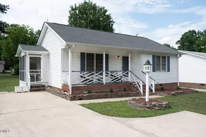 215 E Vance Street, Zebulon, NC 27597 - Photo 2
