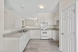 8309 Glenwood Springs Ct, Raleigh, NC 27616 - Photo 6