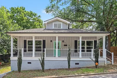 425 E Stallings Street, Clayton, NC 27520 - Photo 1