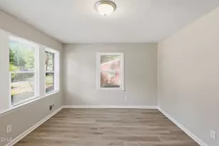 113 E Franklin St, Zebulon, NC 27597 - Photo 4