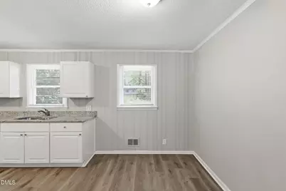 113 E Franklin Street, Zebulon, NC 27597 - Photo 10