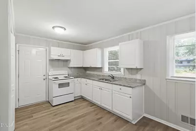 113 E Franklin Street, Zebulon, NC 27597 - Photo 12