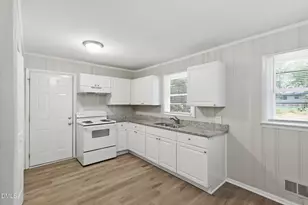113 E Franklin St, Zebulon, NC 27597 - Photo 12