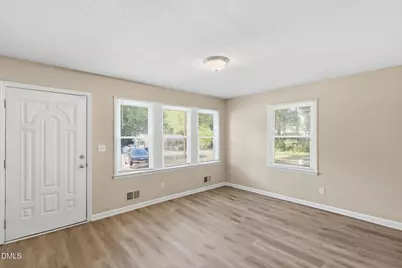 113 E Franklin Street, Zebulon, NC 27597 - Photo 8