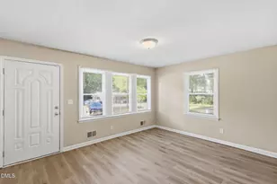 113 E Franklin St, Zebulon, NC 27597 - Photo 8