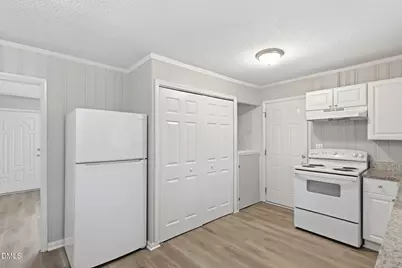 113 E Franklin Street, Zebulon, NC 27597 - Photo 8