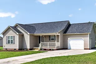 136 Middle Landing Dr, Smithfield, NC 27577 - Photo 2