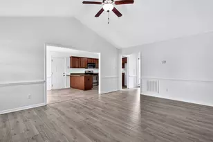 136 Middle Landing Dr, Smithfield, NC 27577 - Photo 8