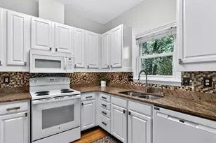 1700 Tiffany Bay Ct, Raleigh, NC 27609 - Photo 8