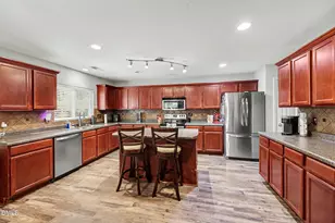 237 Georgetowne Dr, Clayton, NC 27520 - Photo 10