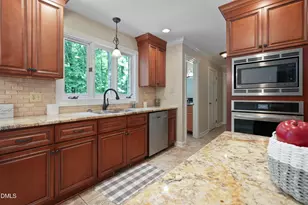 10521 Leafwood Pl, Raleigh, NC 27613 - Photo 16