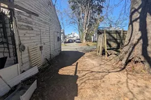 728 Durham St, Burlington, NC 27217 - Photo 4