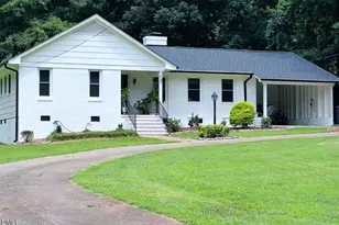 737 Lakeview Dr, Henderson, NC 27536 - Photo 1