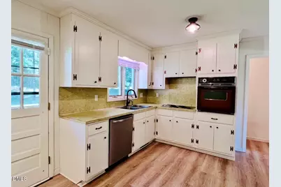 737 Lakeview Drive, Henderson, NC 27536 - Photo 8