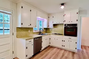 737 Lakeview Dr, Henderson, NC 27536 - Photo 8