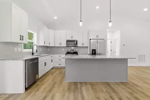 736 Chandler Ave, Burlington, NC 27217 - Photo 6