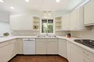 910 Tarik Dr, Durham, NC 27707 - Photo 6