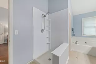 109 Leblanc Ct, Cary, NC 27513 - Photo 20