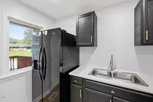 427 N Clark St, Henderson, NC 27536 - Photo 32