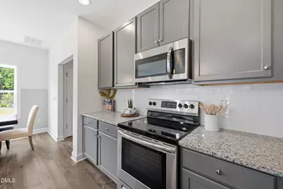 404 Barrington Row Avenue, Zebulon, NC 27597 - Photo 10