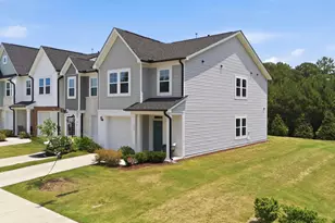 404 Barrington Row Ave, Zebulon, NC 27597 - Photo 2