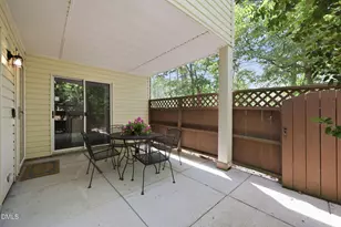 381 Summerwalk Cir, Chapel Hill, NC 27517 - Photo 4