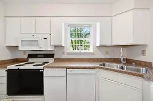 381 Summerwalk Cir, Chapel Hill, NC 27517 - Photo 14