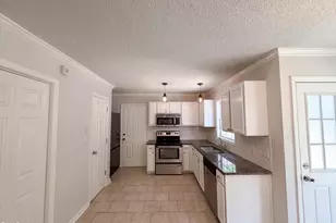 1024 Laurel Leaf Rd, Zebulon, NC 27597 - Photo 2