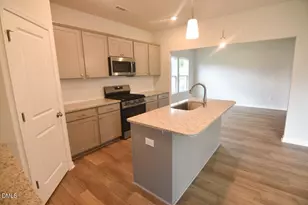 36 Plantation Dr, Youngsville, NC 27596 - Photo 8