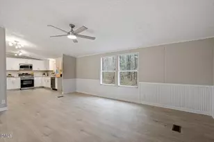 304 E Pope Ave, Kenly, NC 27542 - Photo 4