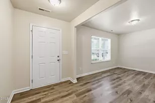 817 Leatherstone Ln, Fuquay Varina, NC 27526 - Photo 2
