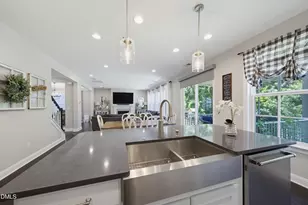 7224 Villoria Ln, Raleigh, NC 27617 - Photo 18