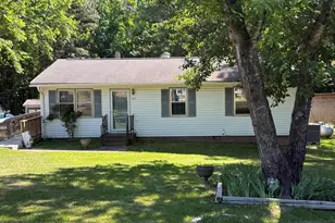 302 N Gaylee Lake Dr, Wendell, NC 27591 - Photo 2