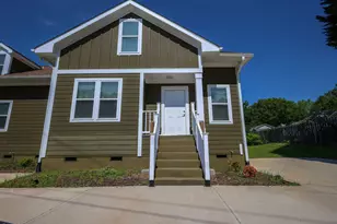 255 Erwin Rd, Chapel Hill, NC 27514 - Photo 2
